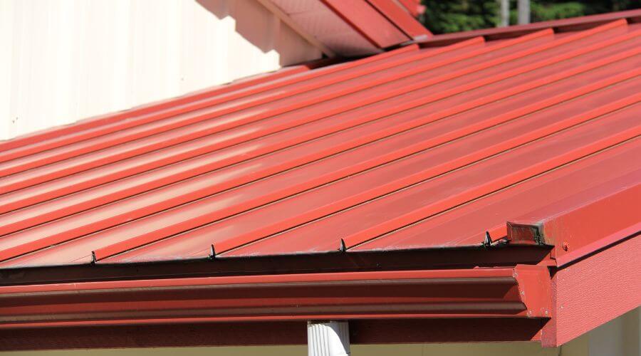 Professional gutter cleaning services in Tebbetts, MO